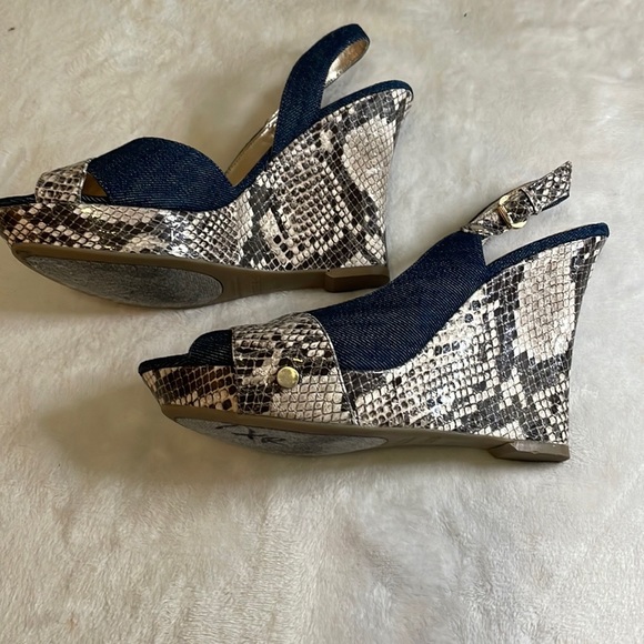 Guess Denim and Animal Print Wedges Size 9.5 - Picture 3 of 9